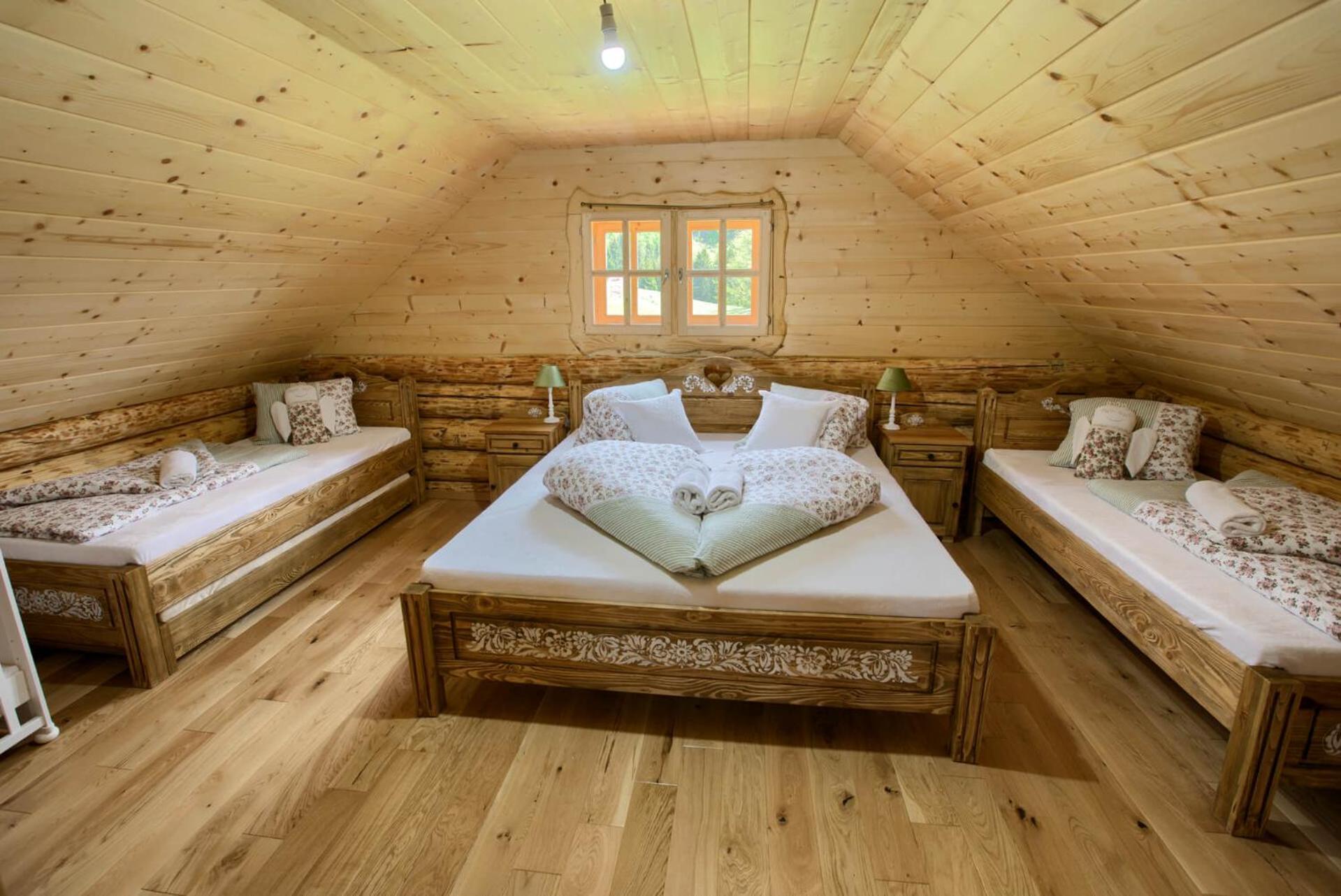 Penzion Zbojnicky Halas Tisovec ภายนอก รูปภาพ