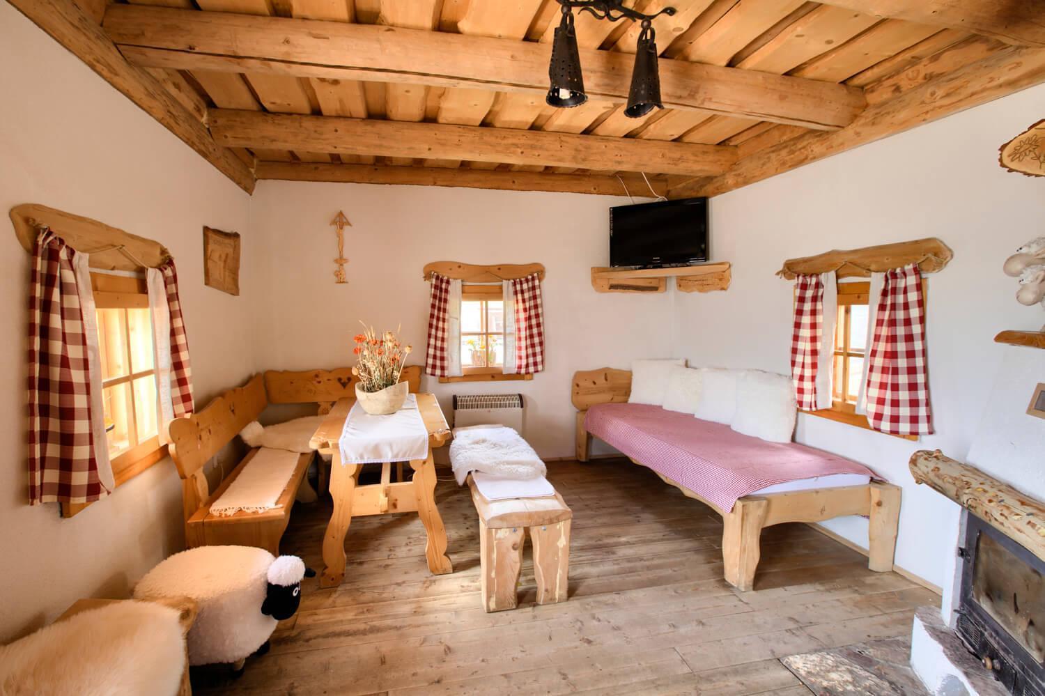Penzion Zbojnicky Halas Tisovec ภายนอก รูปภาพ