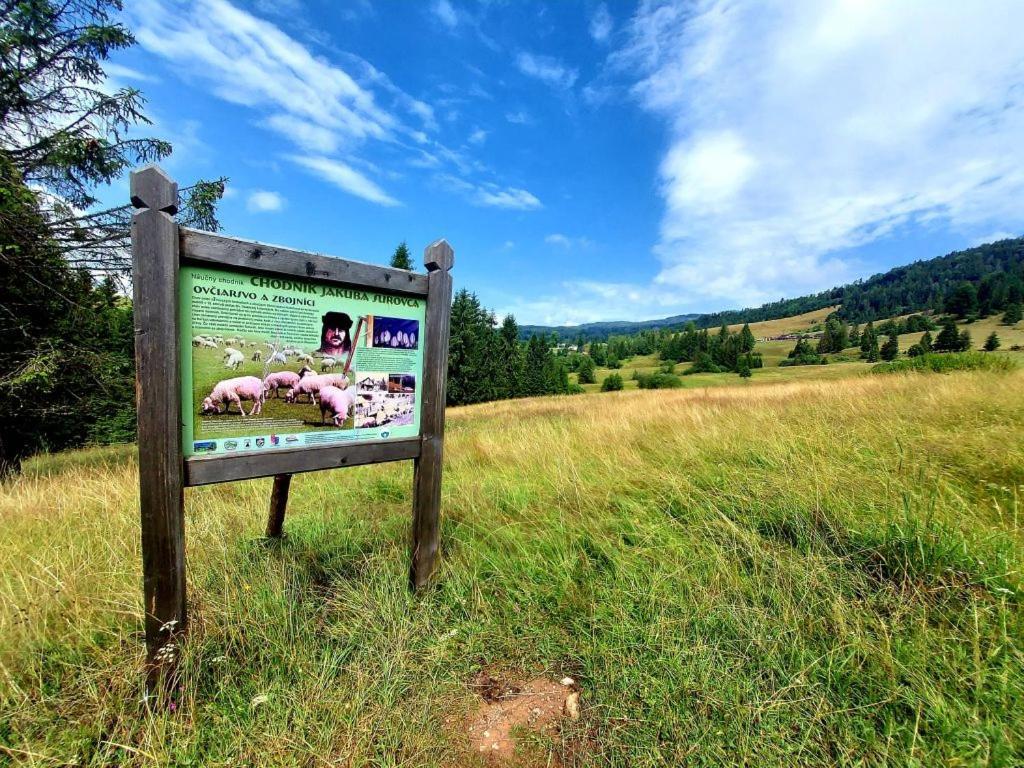 Penzion Zbojnicky Halas Tisovec ภายนอก รูปภาพ